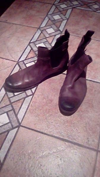 Men's leather boots