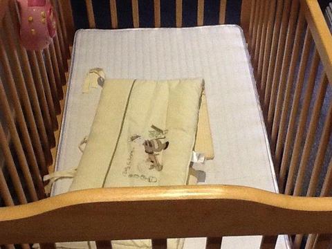 Babylo Cot with baby elegance mattress in great condition