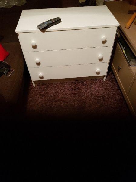 Two identical white 3 drawer chests must collect and take both