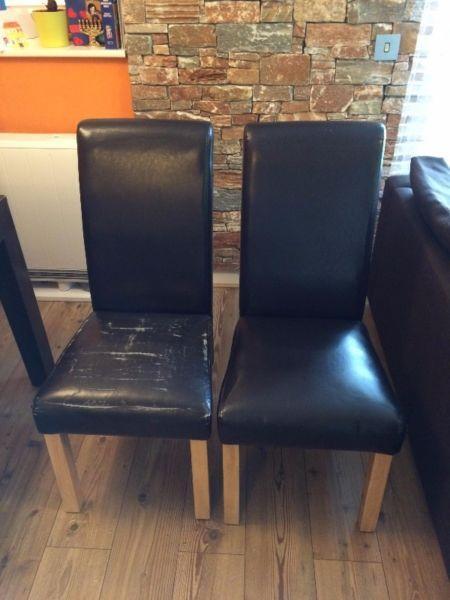 Amazing black chairs to dining room !