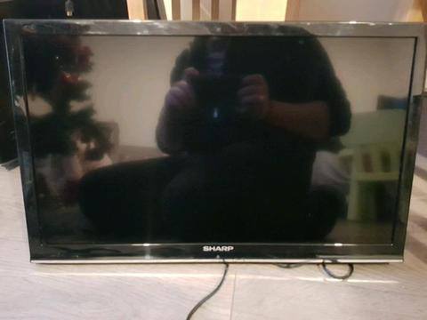 24 inch HD Sharp Led Tv with USB and saorview