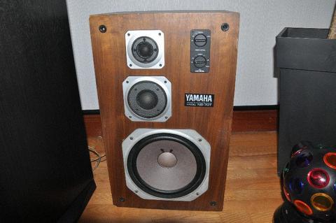 Vintage YAMAHA NS-70T Floor Standing Natural Sound Speaker System