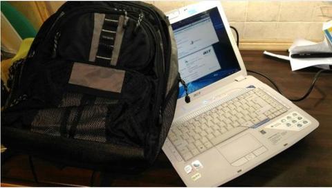 ACER Aspire 5920 laptop in pristine cond, with Targus back pack