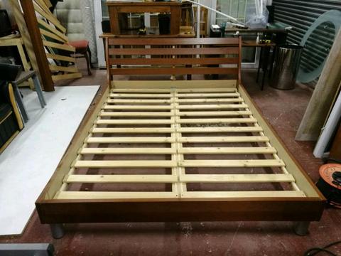5 foot wide sledge style bed