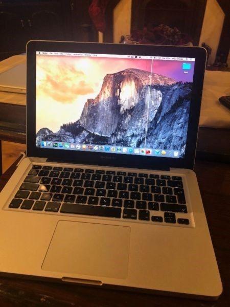 Apple Macbook Pro 13 inch early 2011 - Works but in poor condition