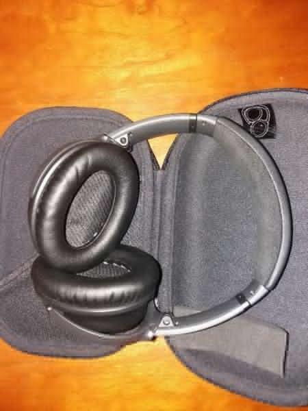 Bose Quietcomfort 35 QC35 Headphones. As New