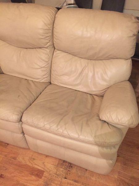 Rubelli Leather Recliner Couches (€150)
