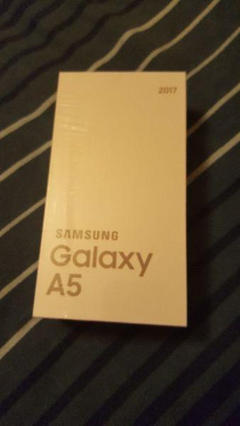 Samsung galaxy A5 . 180.00