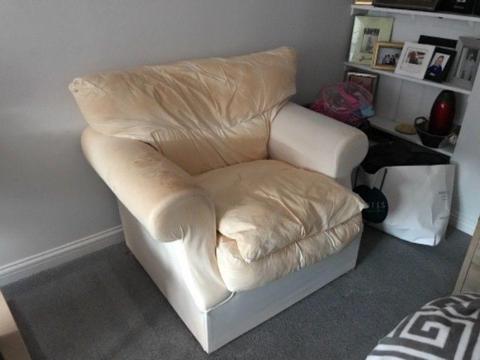 Free pair of armchairs