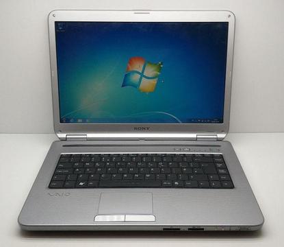 Laptop - Sony Vaio VGN-NR32L