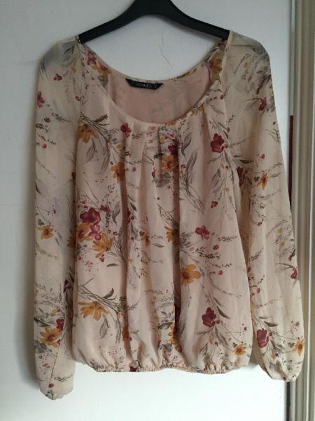 Size 8 Floral Top