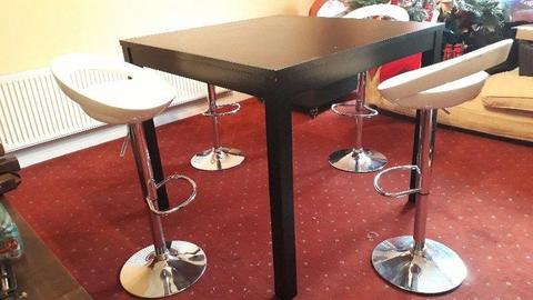 Cafe/Bar style Table and 4 Adjustable Stools