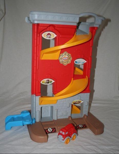 Little Tikes fire station