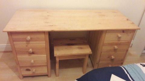 Dressing table - €100