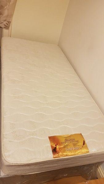 Single bed and mattress, Excellent Condition