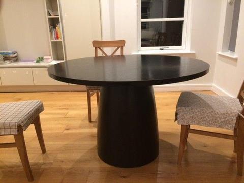 Kitchen table - good condition (for collection)