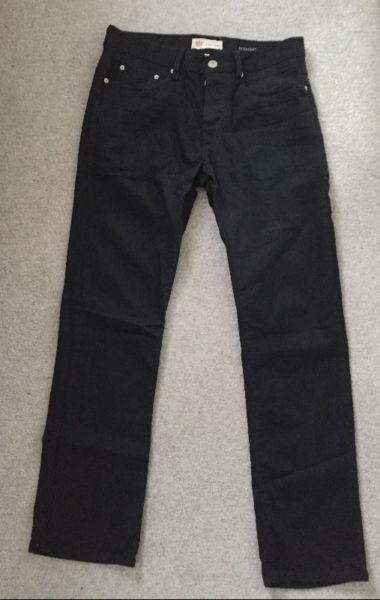 River Island black straight leg jeans. 32/32