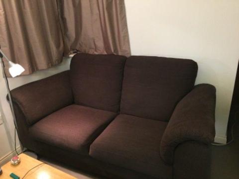 2 seat sofa almost new 200€ - the same is 500€ in IKEA