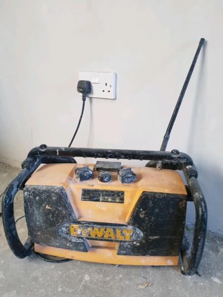 Dewalt Radio/Charger inc battery