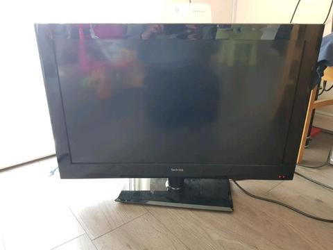 32 inch Full HD Technica Lcd tv with USB and saorview