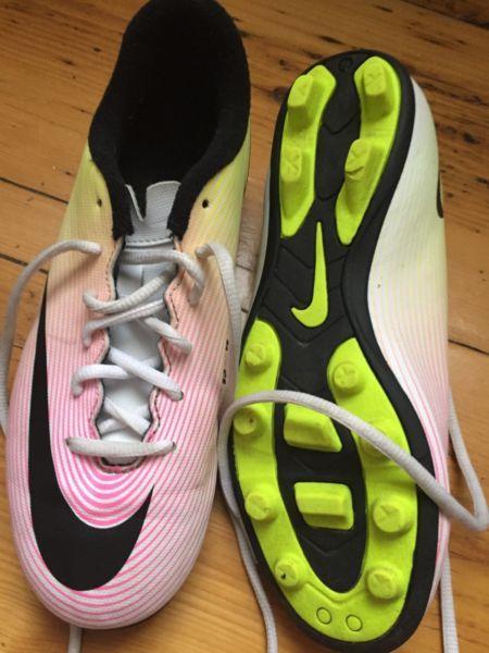 Nike Soccer Boots - Junior