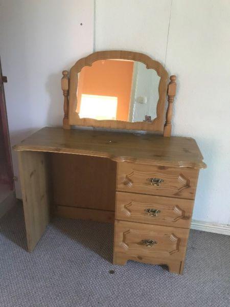 Dressing Table with mirror