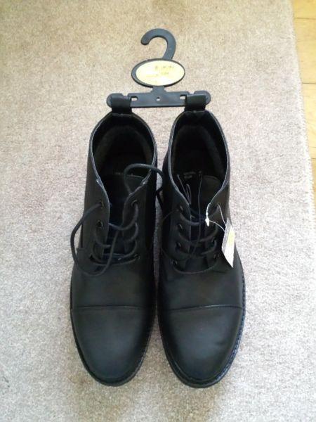Men Shoes Size UK 8 Brand New Black Color