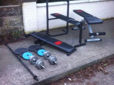 3 BENCHES AND 65kg CAST IRON WEIGHTS SET