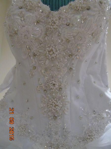 Amazing new wedding dress for only 450 euro