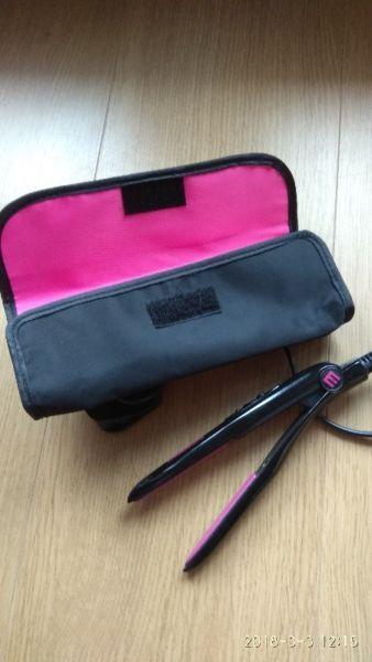 Mark Hill travel straightener