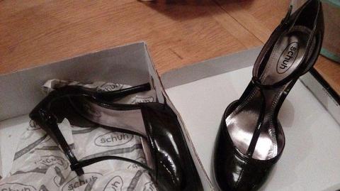 Schuh black high heels