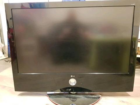 42 inch Full HD LG LCD tv with USB