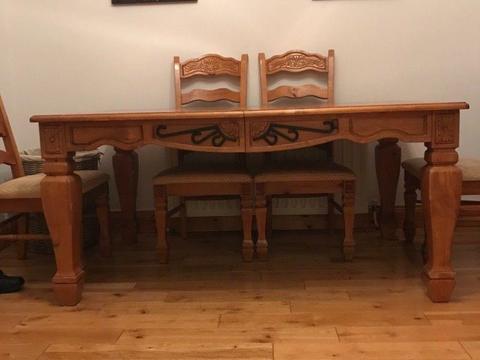 Large extendable dining table with 6 chairs