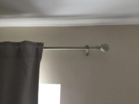 2x metal curtains poles