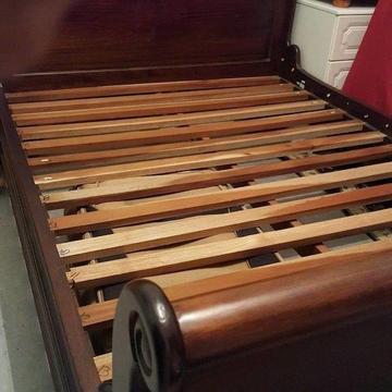 4.6 solid mahogany bed