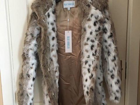 Snow leopard faux fur coat size 8