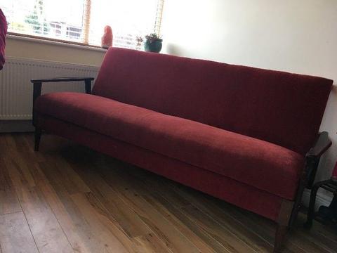 3 seater sofa that converts to a bed