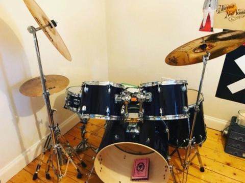 Yamaha Gigmaker Drumkit with Zildjian Cymbals for Sale