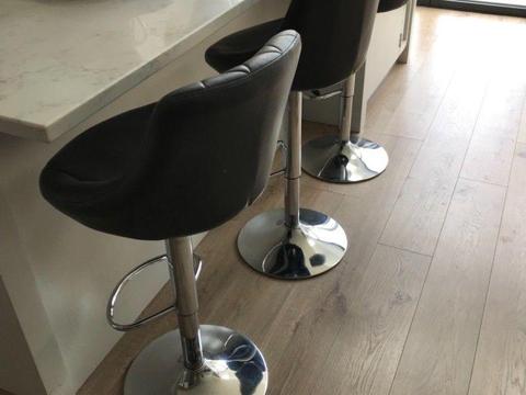 3 x Bar / counter stools