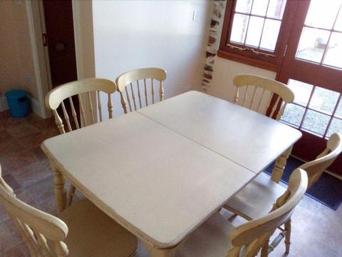 Country Kitchen table & 6 chairs