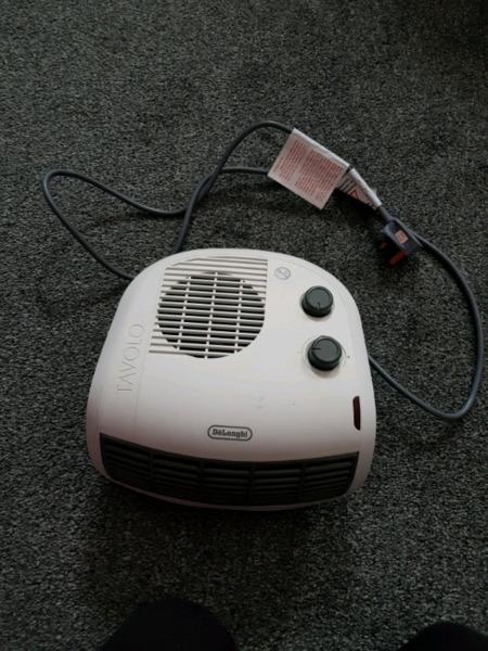 De'Longhi 3kW flat fan heater