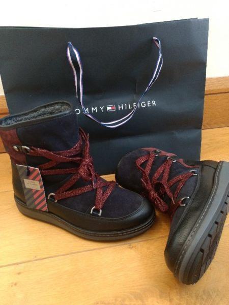Tommy Hilfiger Women Snow Boots size 5