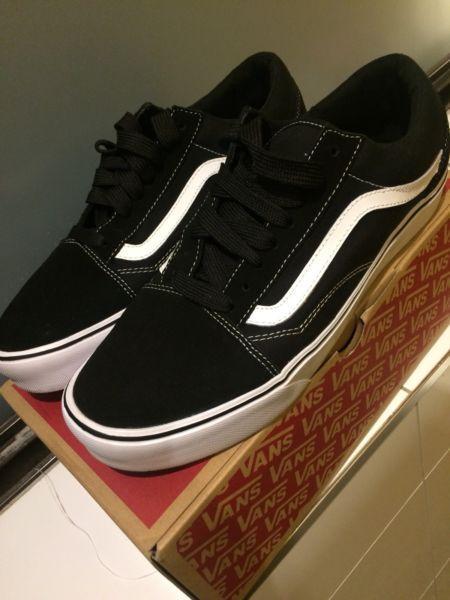 Vans Old Skool Lite for sale. Size 11. Worn twice, in excellent condition