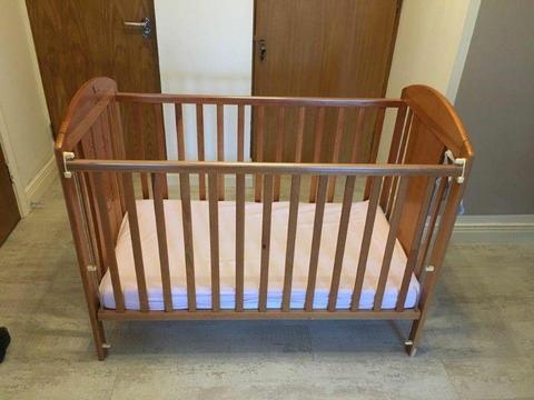 Baby cot with mattress - top range - excellent condition