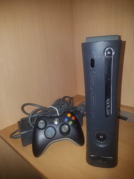 Xbox 360: Hardrive & Controller included