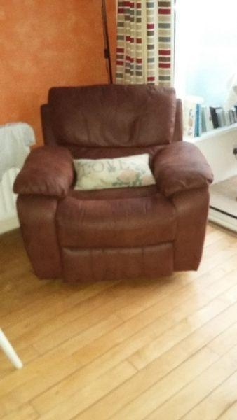 Recliner leather suade efffect