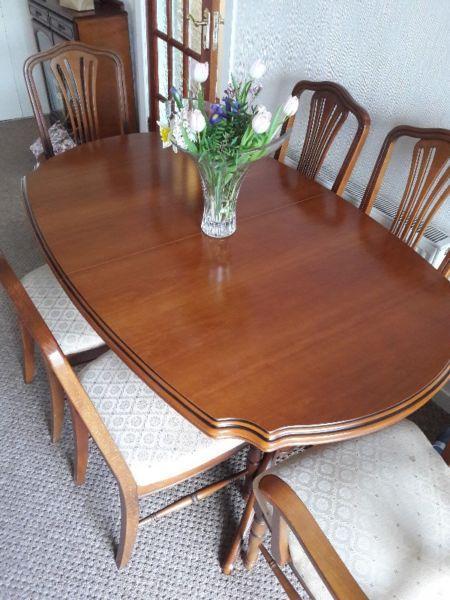 Dining table and chairs. Excellent condition. Rossmore