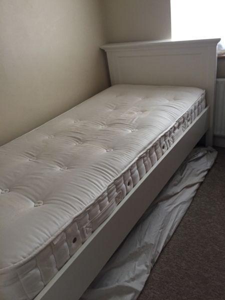 Single bed white