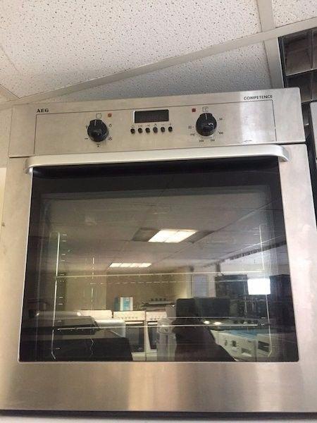 AEG single electric oven in fully working condition