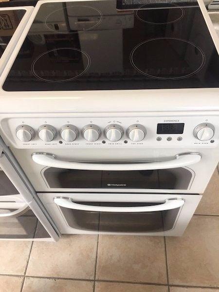 BRAND NEW Hotpoint 60cm electric ceramic cooker
